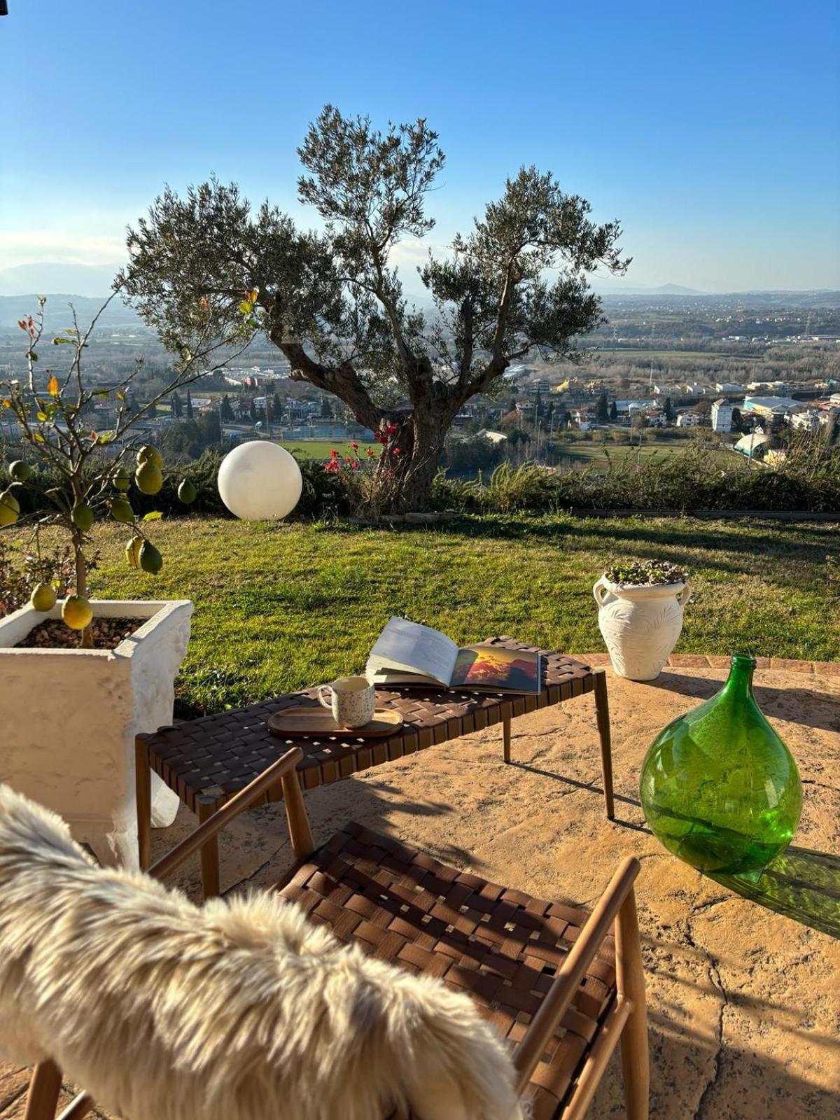 Mirabel Apartment Киети Екстериор снимка