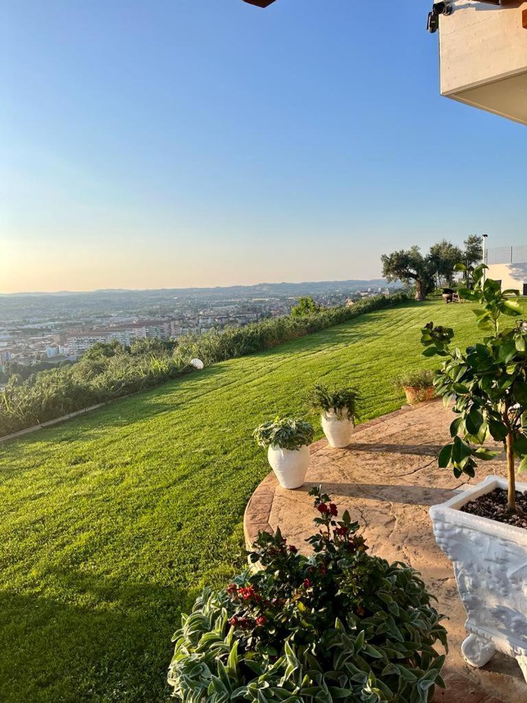 Mirabel Apartment Киети Екстериор снимка